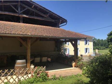 Bed and Breakfast Chez Nicole Et Michel Monlezun Экстерьер фото